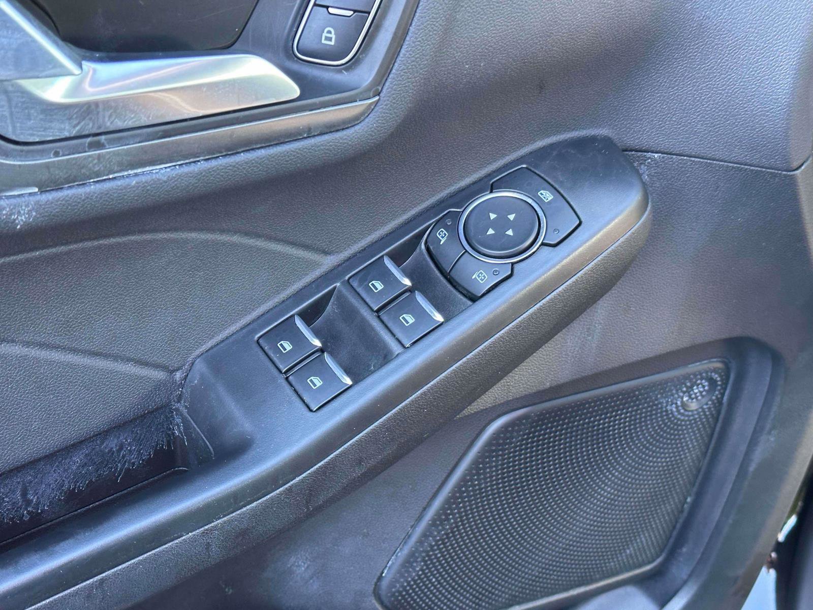 Used 2024 Ford Escape SE image 16