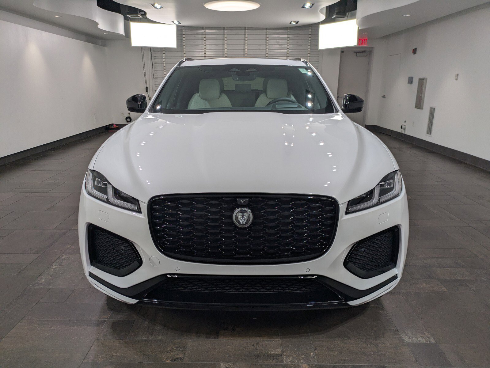 New 2026 Jaguar F-PACE R-Dynamic S image 2
