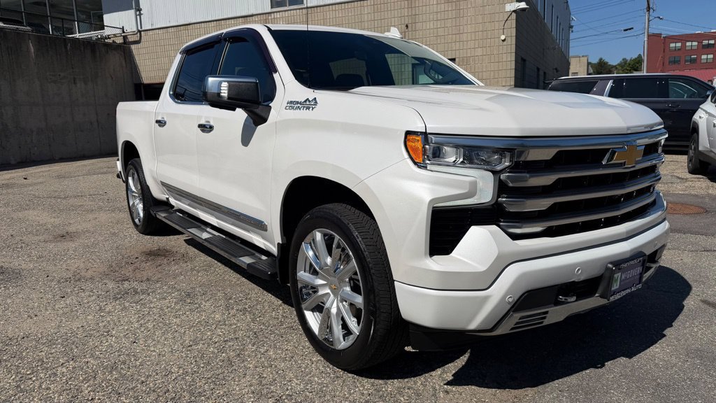 Used 2023 Chevrolet Silverado 1500 High Country w/ High Country Premium Package AWD/4WD image 9