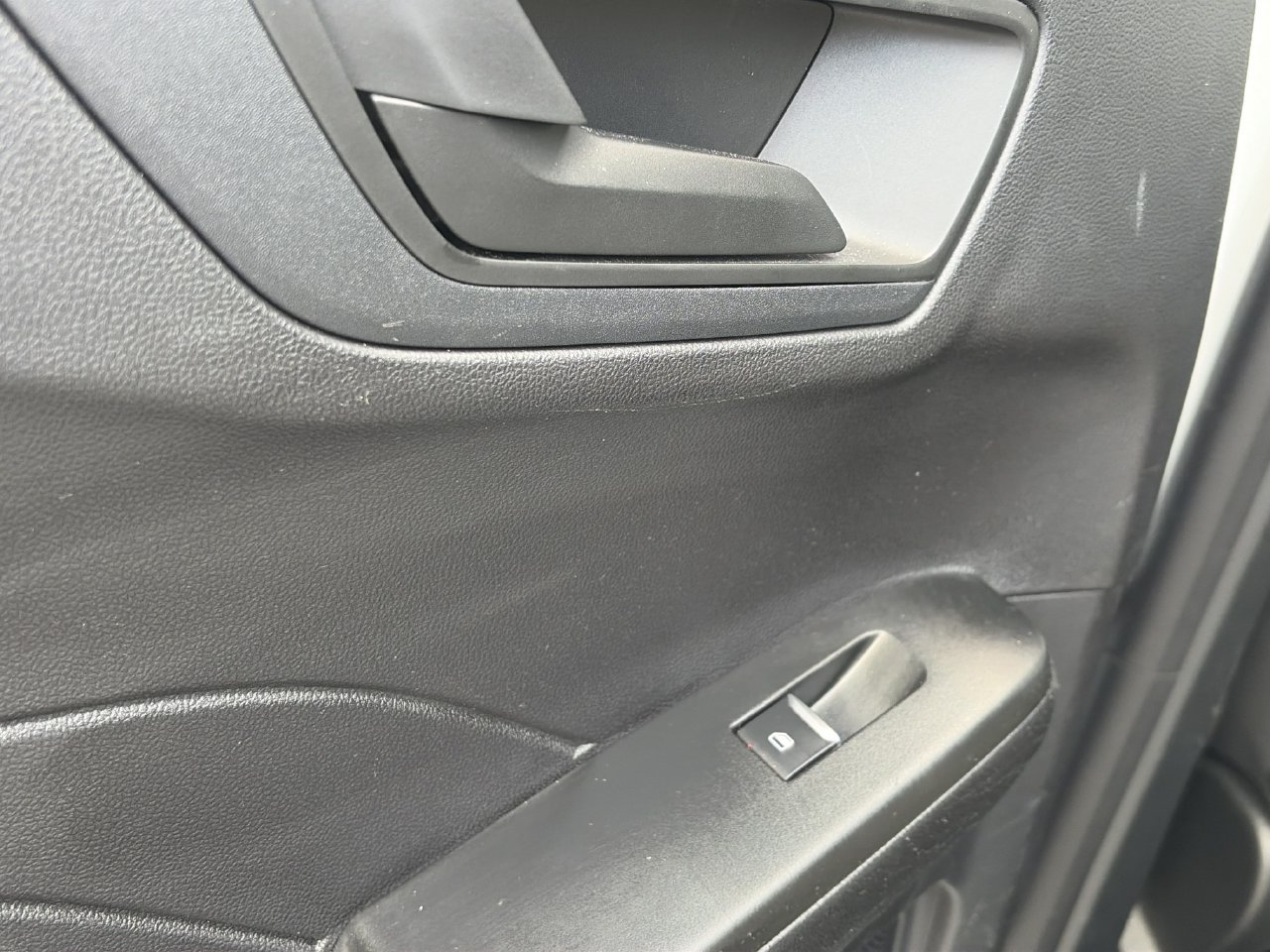 Used 2022 Ford Escape SE FWD image 17