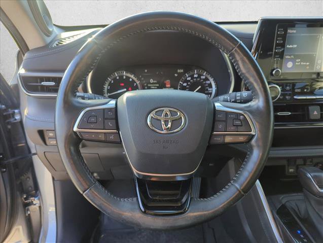 Used 2021 Toyota Highlander Limited image 14