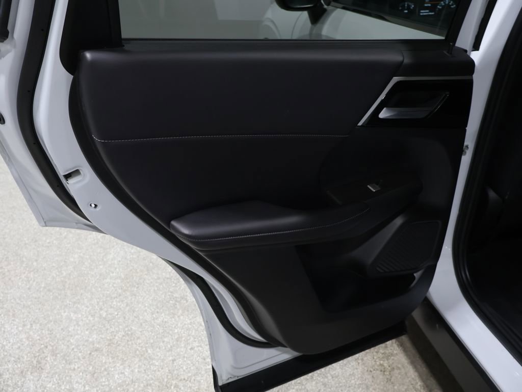 Used 2024 Mitsubishi Outlander SE image 19