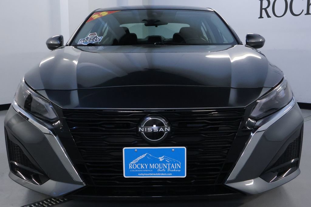 Used 2023 Nissan Altima 2.5 SV image 2