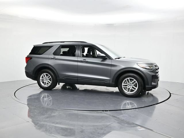 Used 2026 Ford Explorer Active RWD image 3
