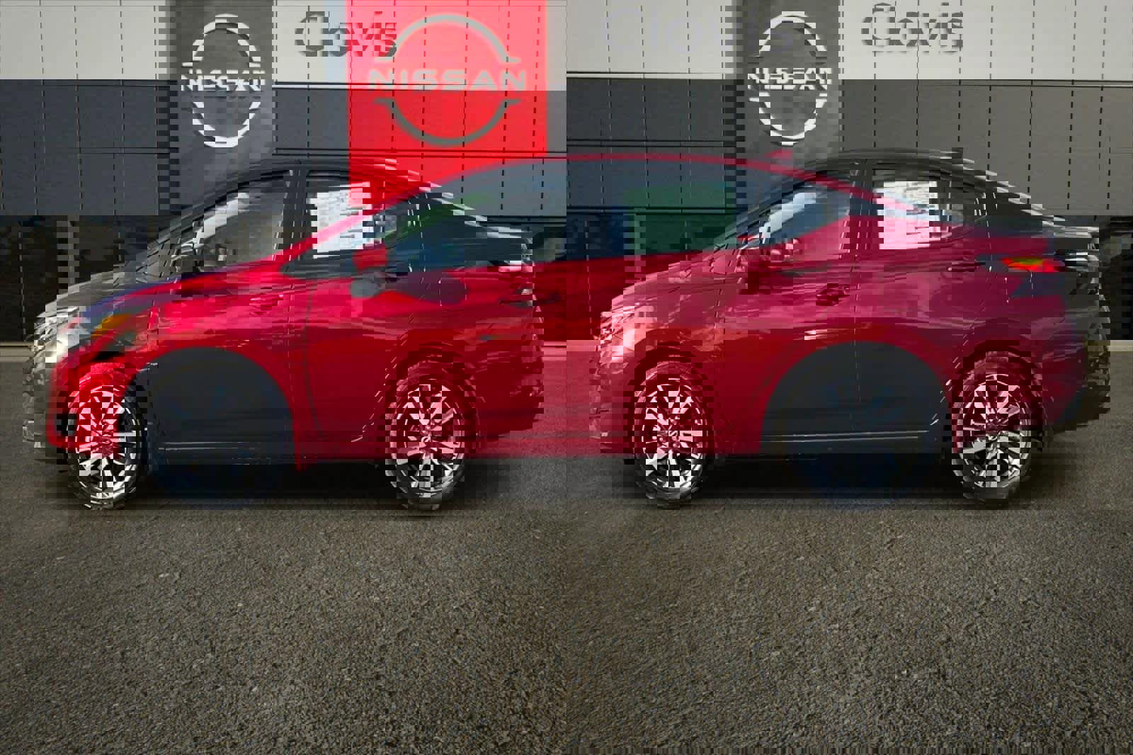 New 2025 Nissan Versa SV image 4