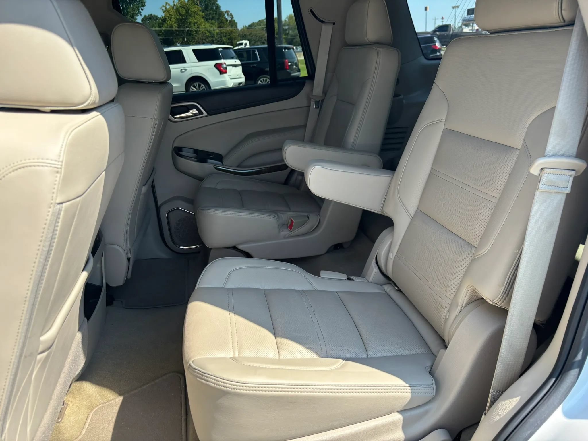 Used 2017 GMC Yukon Denali w/ Open Road Package AWD/4WD image 14