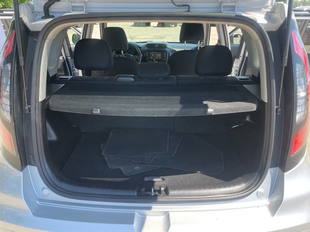 Used 2018 Kia Soul + FWD image 25