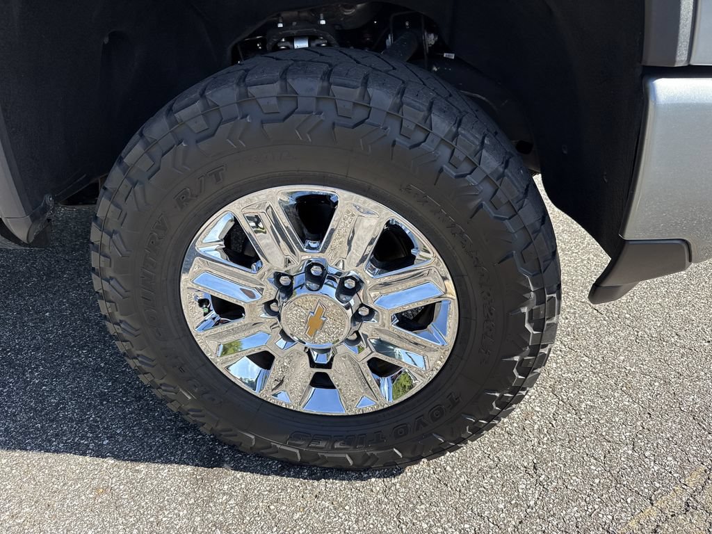 Used 2024 Chevrolet Silverado 2500 High Country w/ High Country Premium Package AWD/4WD image 12