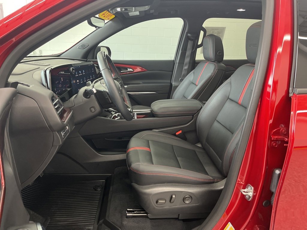 Used 2024 Chevrolet Traverse RS w/ LPO, Floor Liner Package image 14