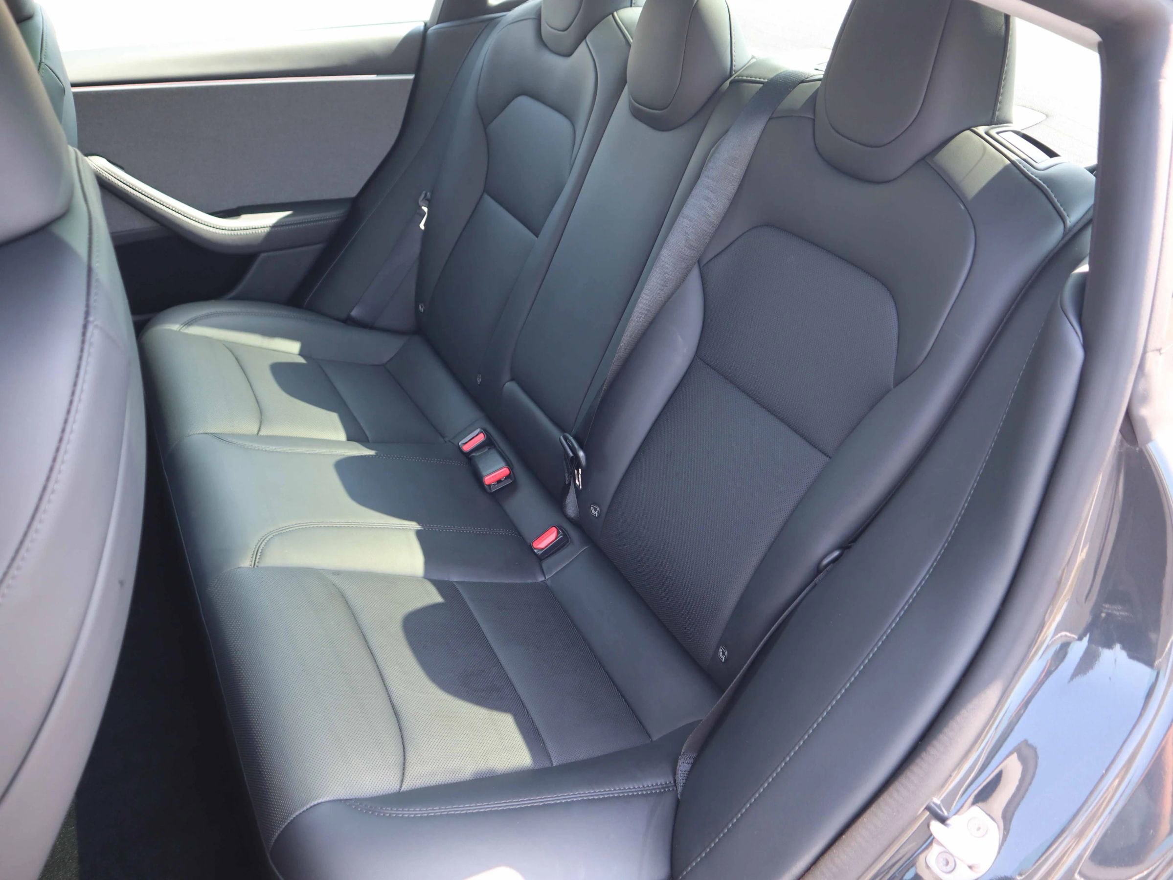 Used 2025 Tesla Model 3 image 3