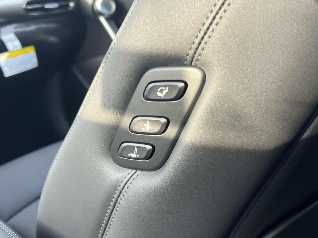 New 2025 Genesis GV60 Advanced image 12