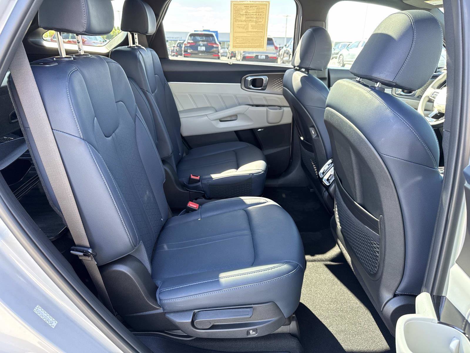 Used 2023 Kia Sorento SX Prestige image 20