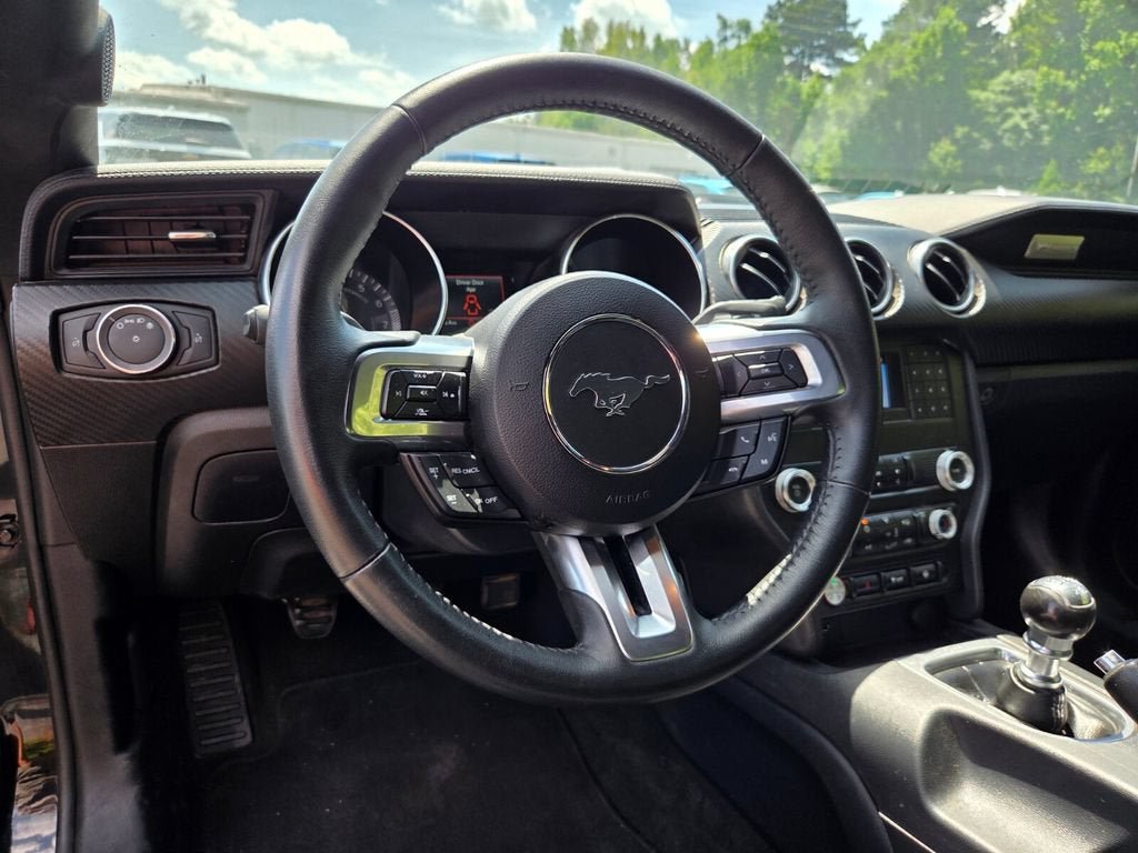 Used 2022 Ford Mustang Coupe RWD image 11