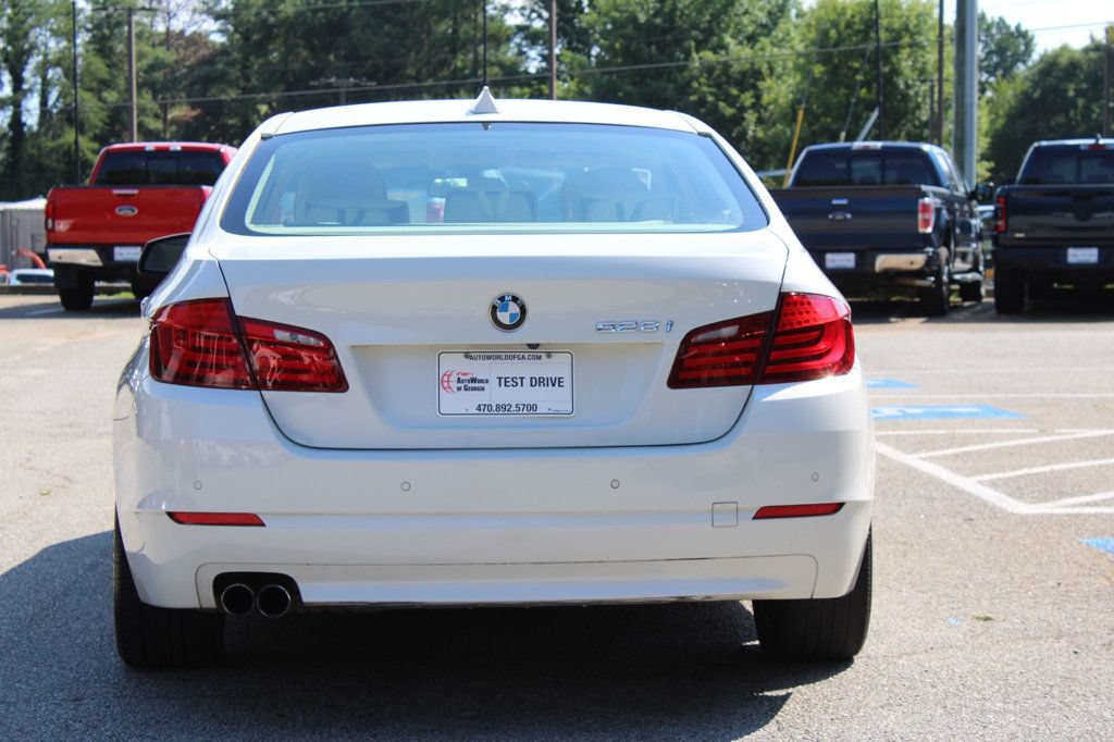 Used 2011 BMW 528i Sedan RWD image 7