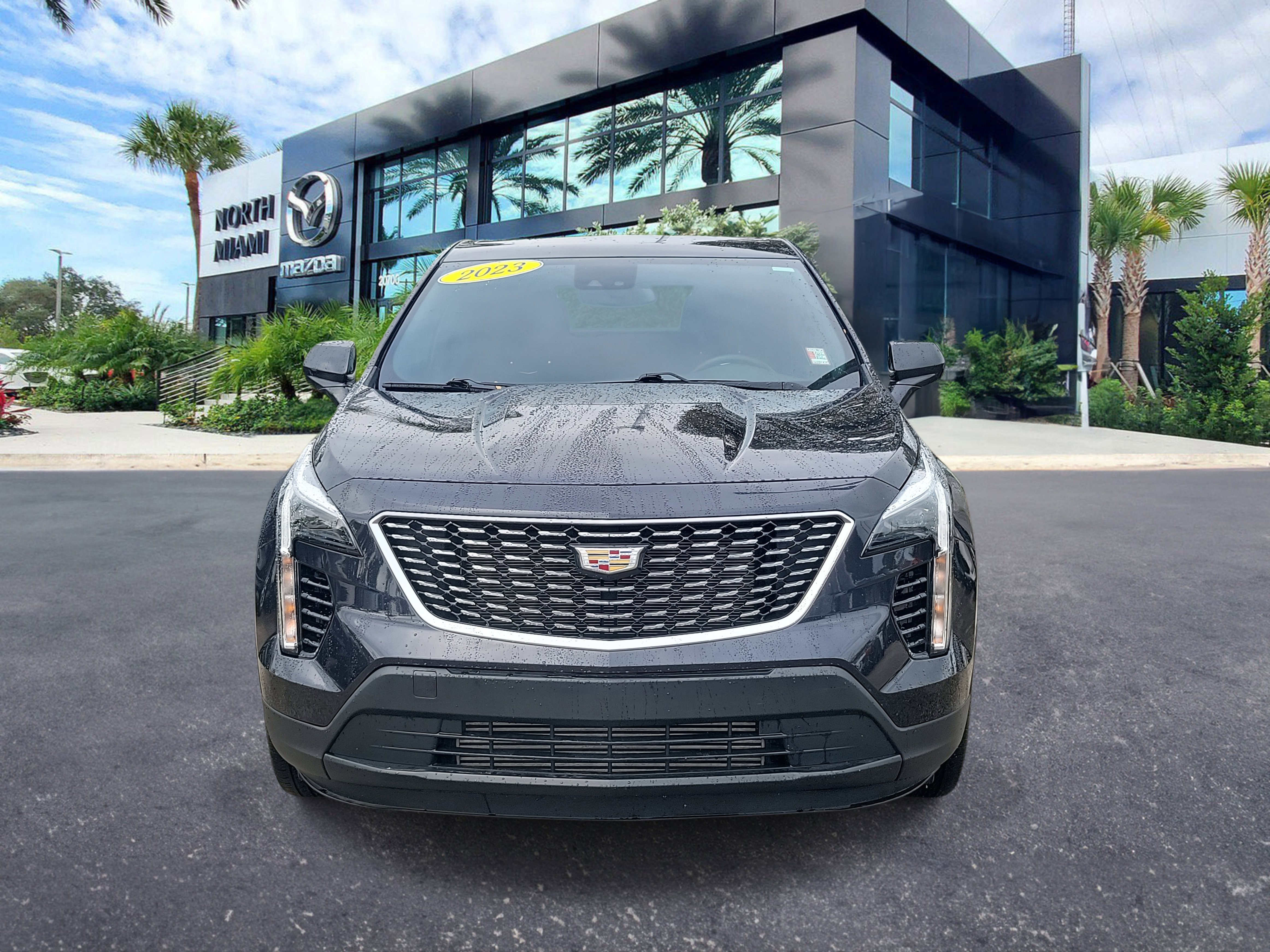 Used 2023 Cadillac XT4 Luxury w/ Cold Weather Package image 2