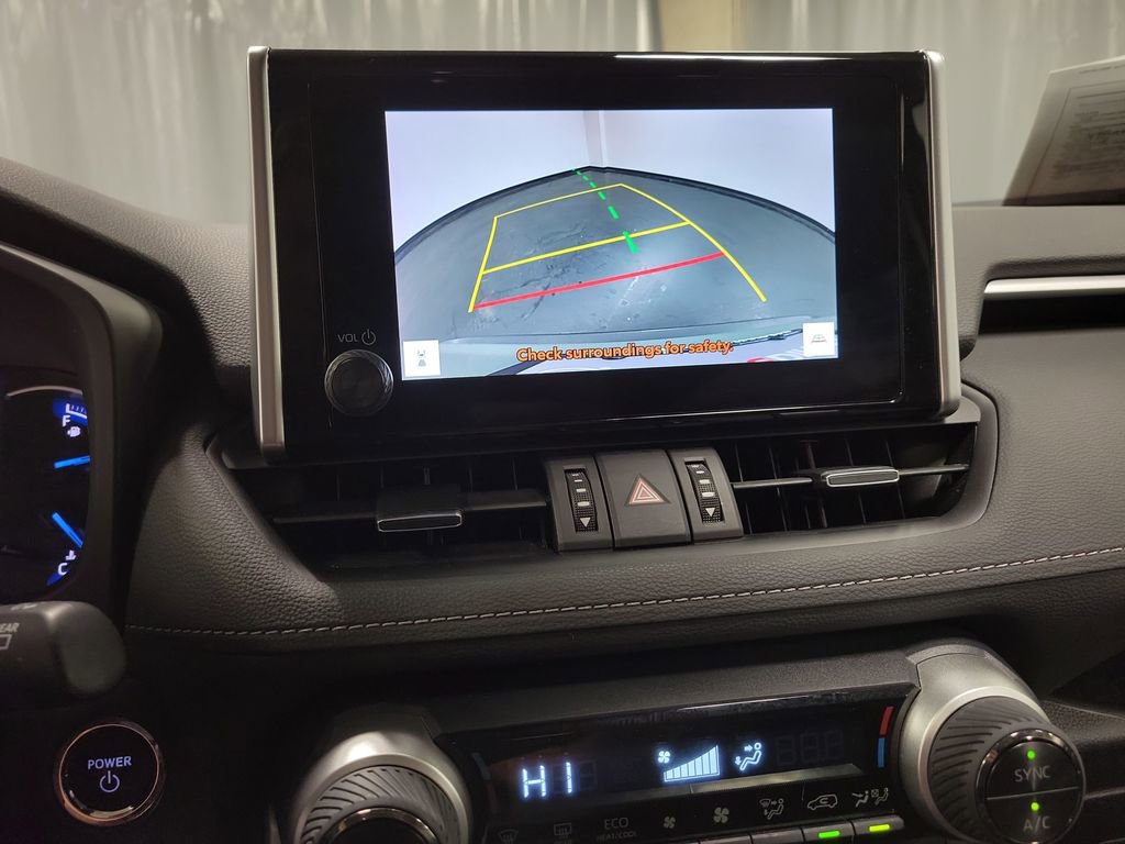 Used 2023 Toyota RAV4 XLE Premium image 18