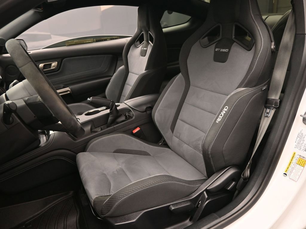 Used 2020 Ford Mustang Shelby GT350 w/ Technology Package image 30