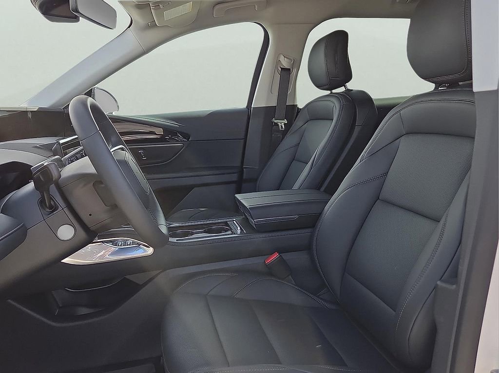 New 2026 Lincoln Nautilus Premier AWD/4WD image 13