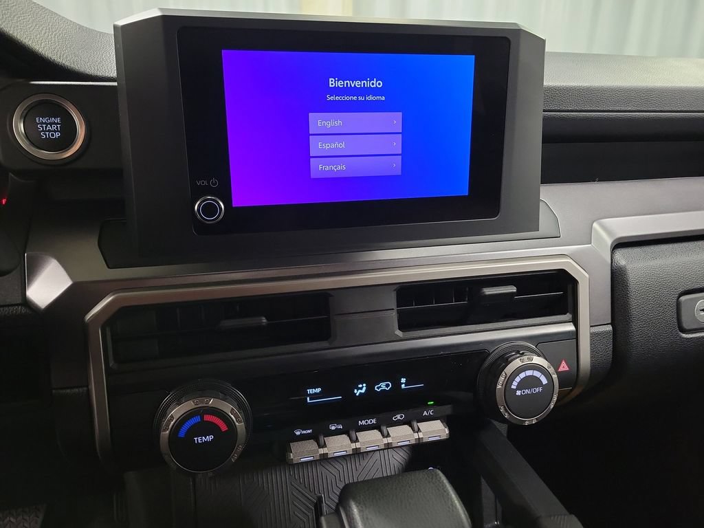 Used 2025 Toyota 4Runner SR5 AWD/4WD image 17
