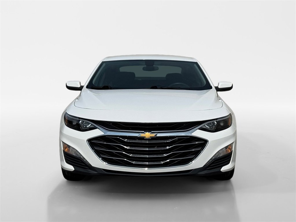 Used 2022 Chevrolet Malibu LT image 2