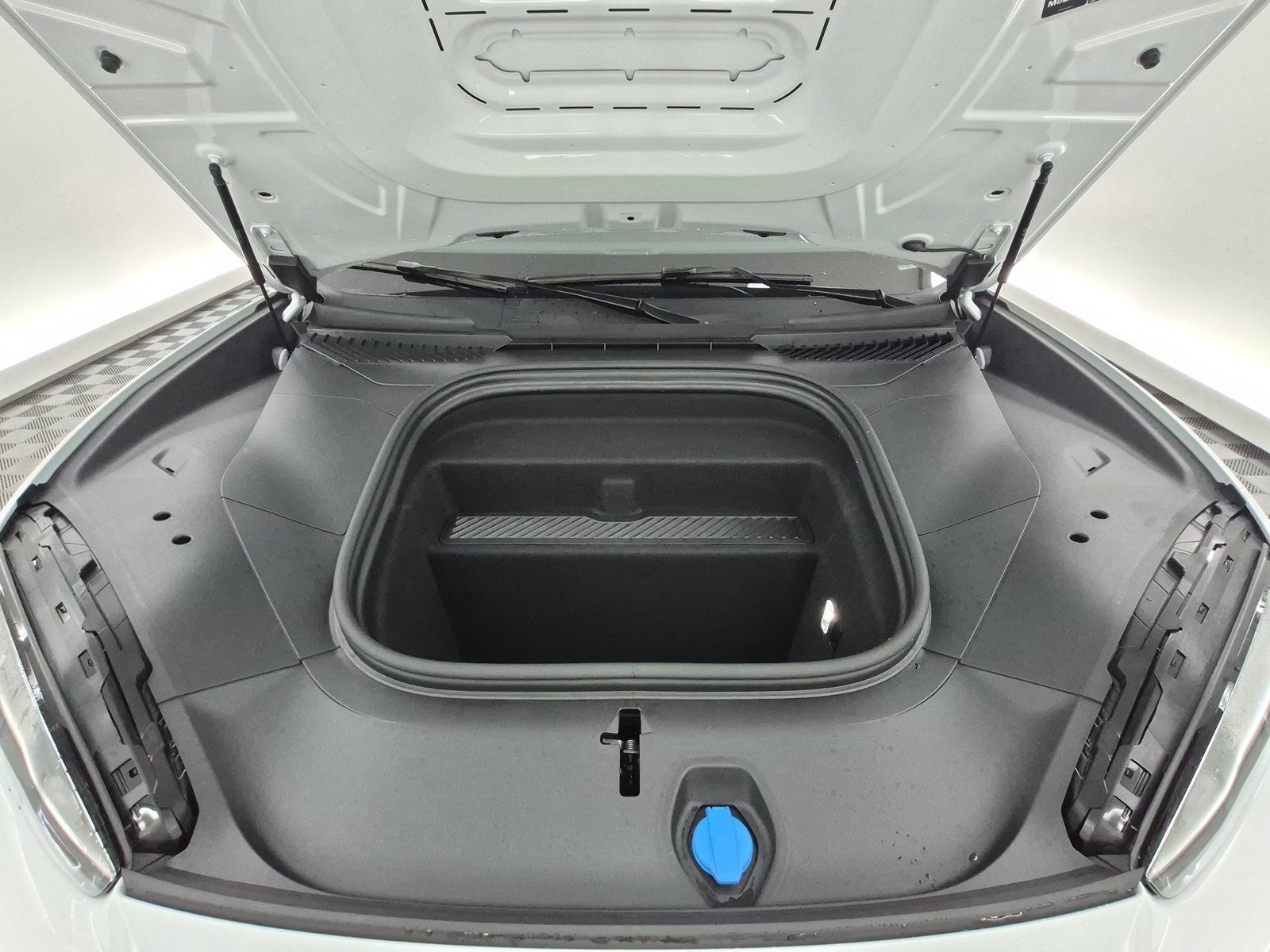 New 2026 Porsche Cayenne Electric AWD/4WD image 17
