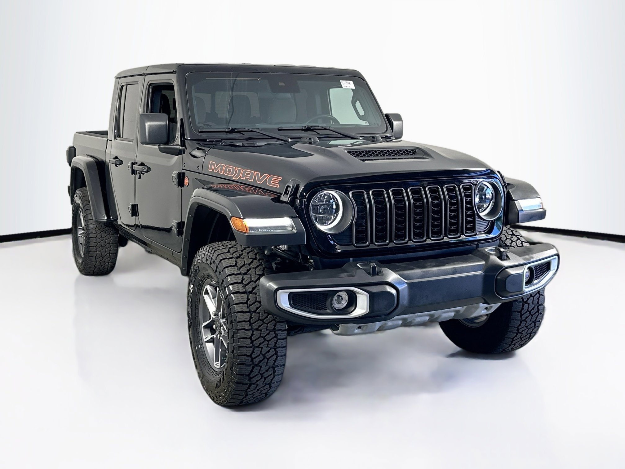 Used 2024 Jeep Gladiator Mojave w/ Convenience Group image 3