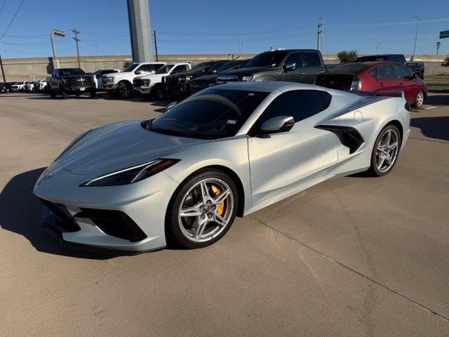 Used 2021 Chevrolet Corvette Stingray Preferred Cpe w/ Z51 Performance Package RWD image 2