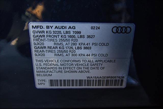 Used 2024 Audi Q8 e-tron Premium Plus w/ Premium Plus Package image 29