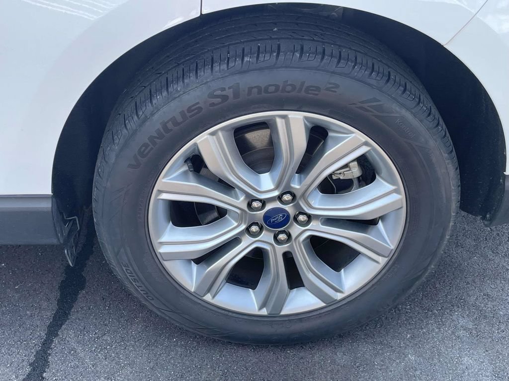 Used 2022 Ford Edge Titanium AWD/4WD image 9