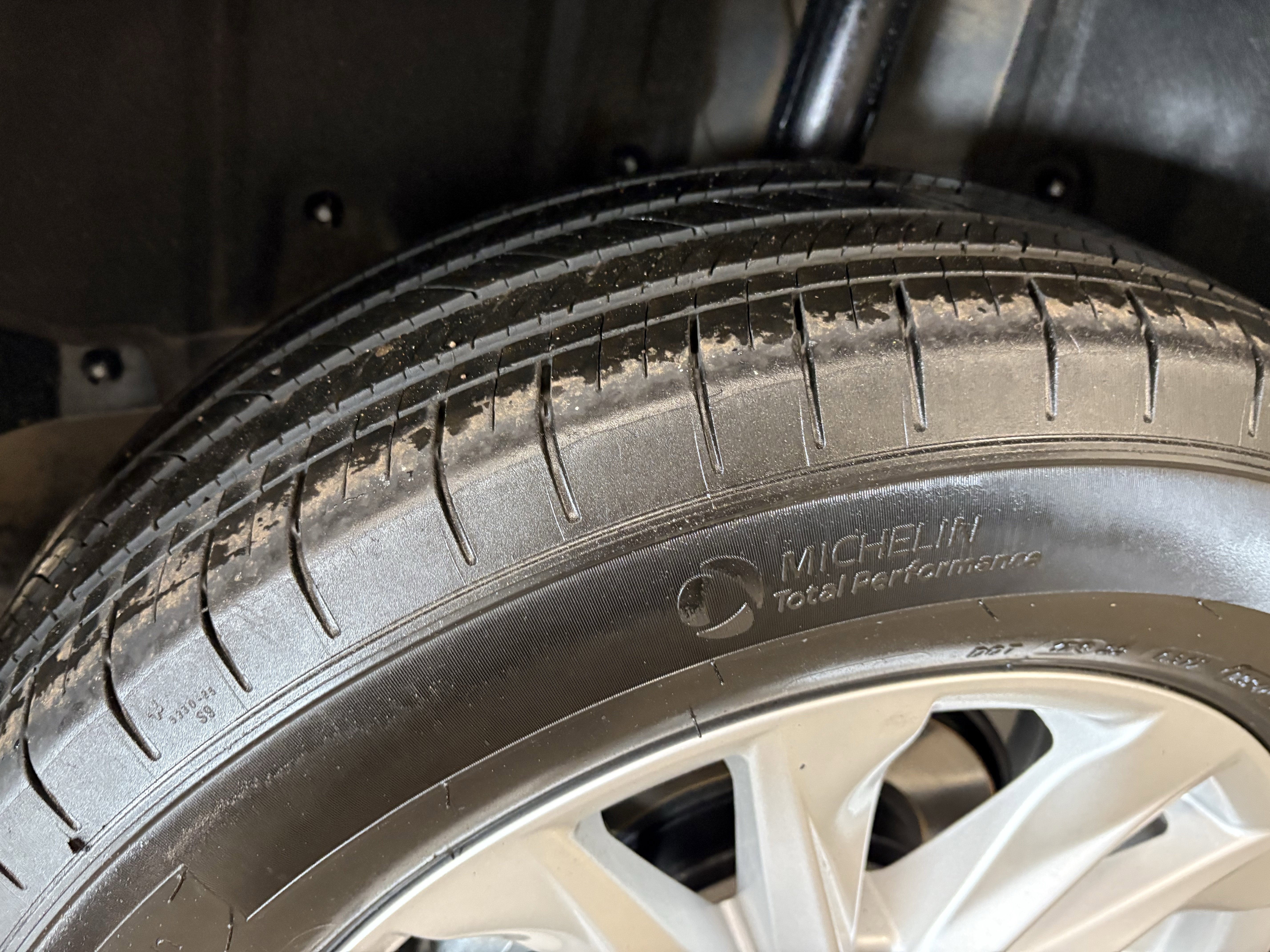 Certified 2024 Toyota Corolla Cross LE image 33