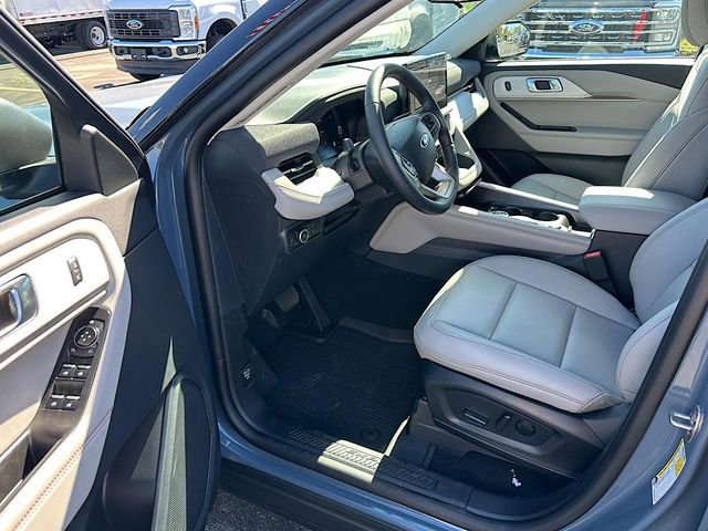 New 2025 Ford Explorer Active w/ Active Comfort Package image 12