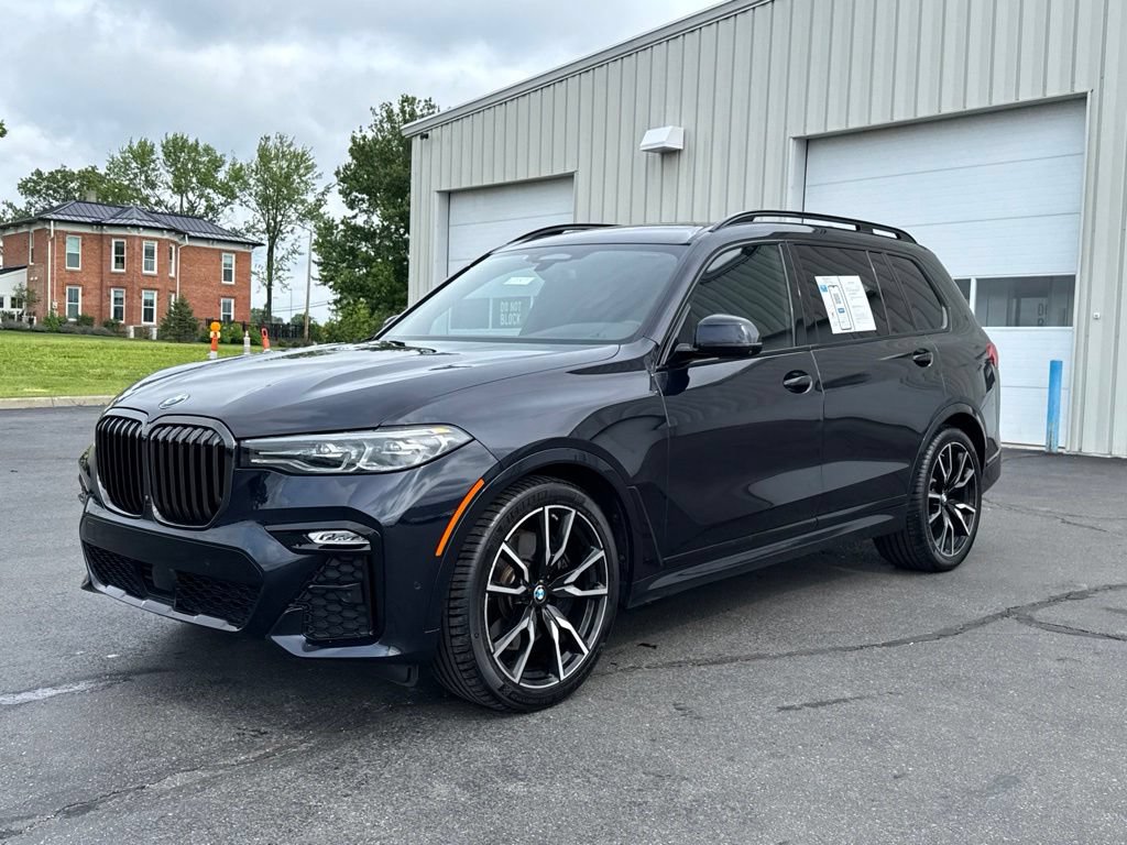 Used 2022 BMW X7 xDrive40i w/ M Sport Package AWD/4WD image 3