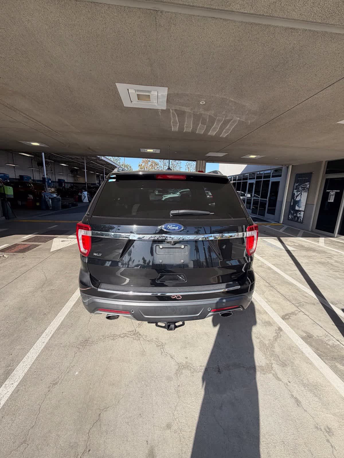 Used 2018 Ford Explorer XLT w/ Equipment Group 201A FWD image 6