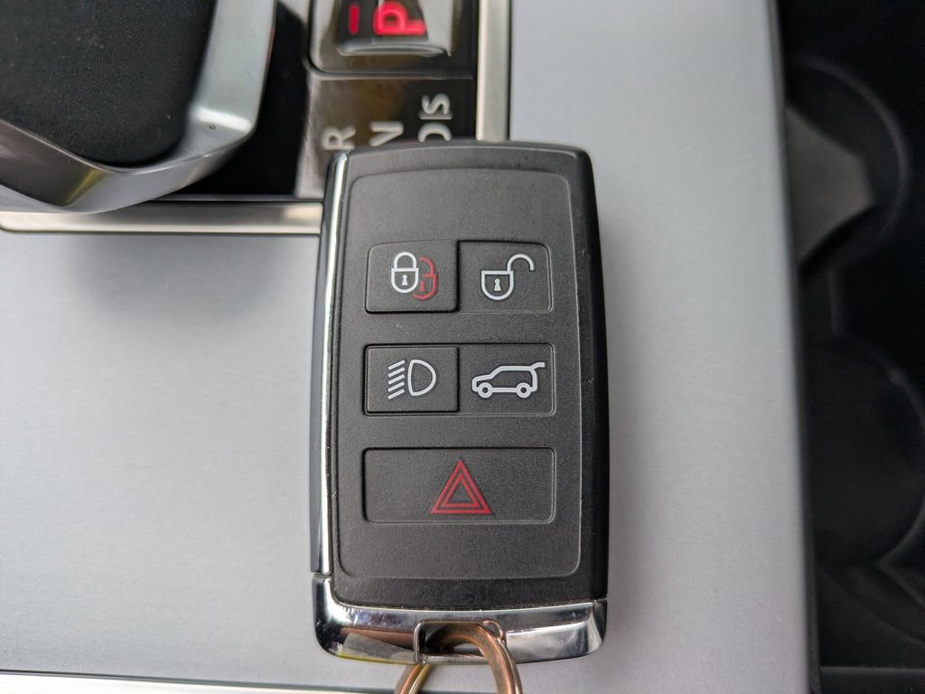 Used 2024 Land Rover Range Rover Evoque S image 32