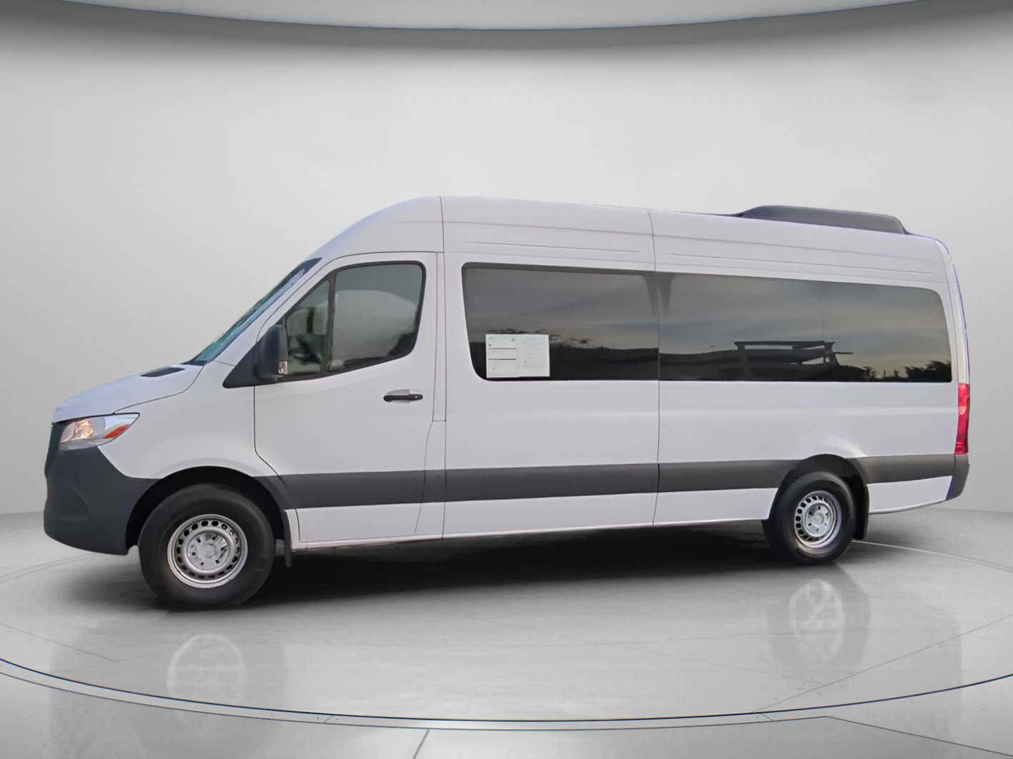 Used 2025 Mercedes-Benz Sprinter 2500 image 12