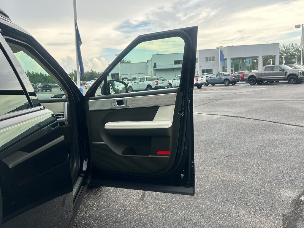 Used 2024 Hyundai Santa Fe Calligraphy FWD image 24