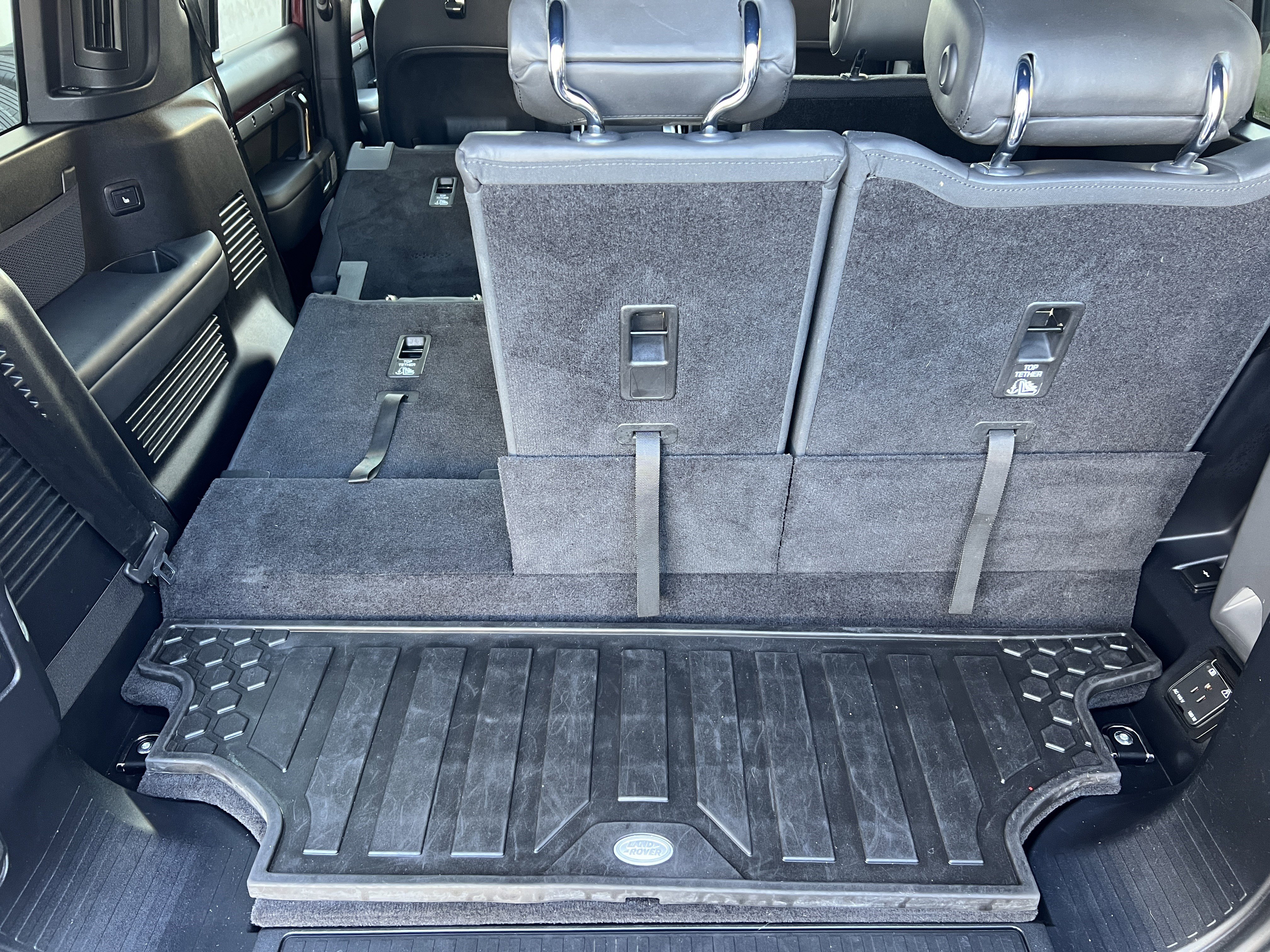 Used 2023 Land Rover Defender 130 X image 19