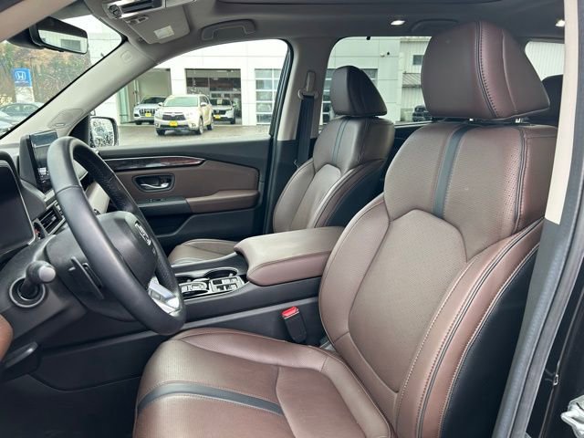 Used 2025 Honda Pilot Elite image 12
