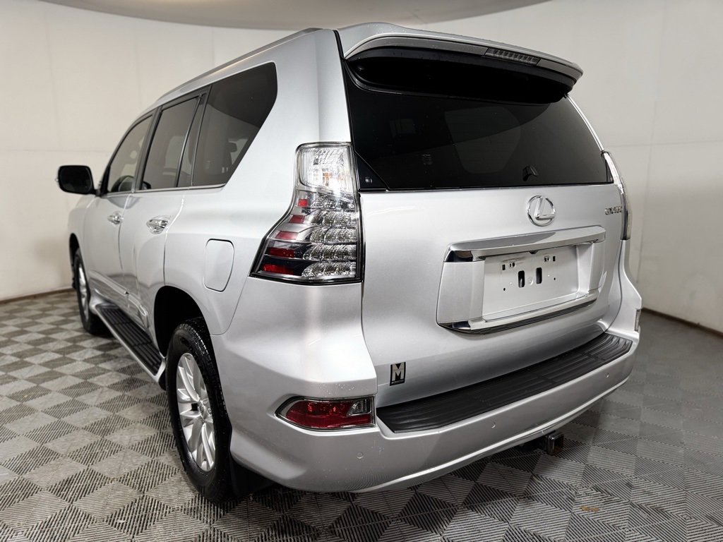 Used 2019 Lexus GX 460 image 4