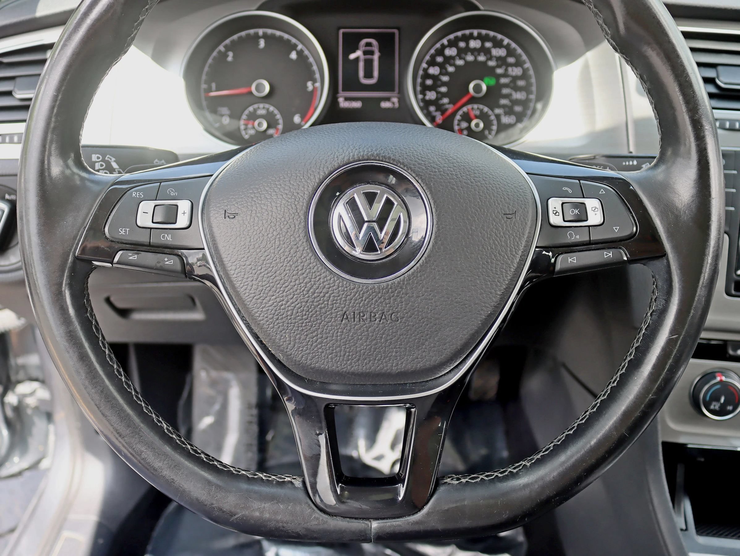 Used 2015 Volkswagen Golf TDI SE FWD image 18