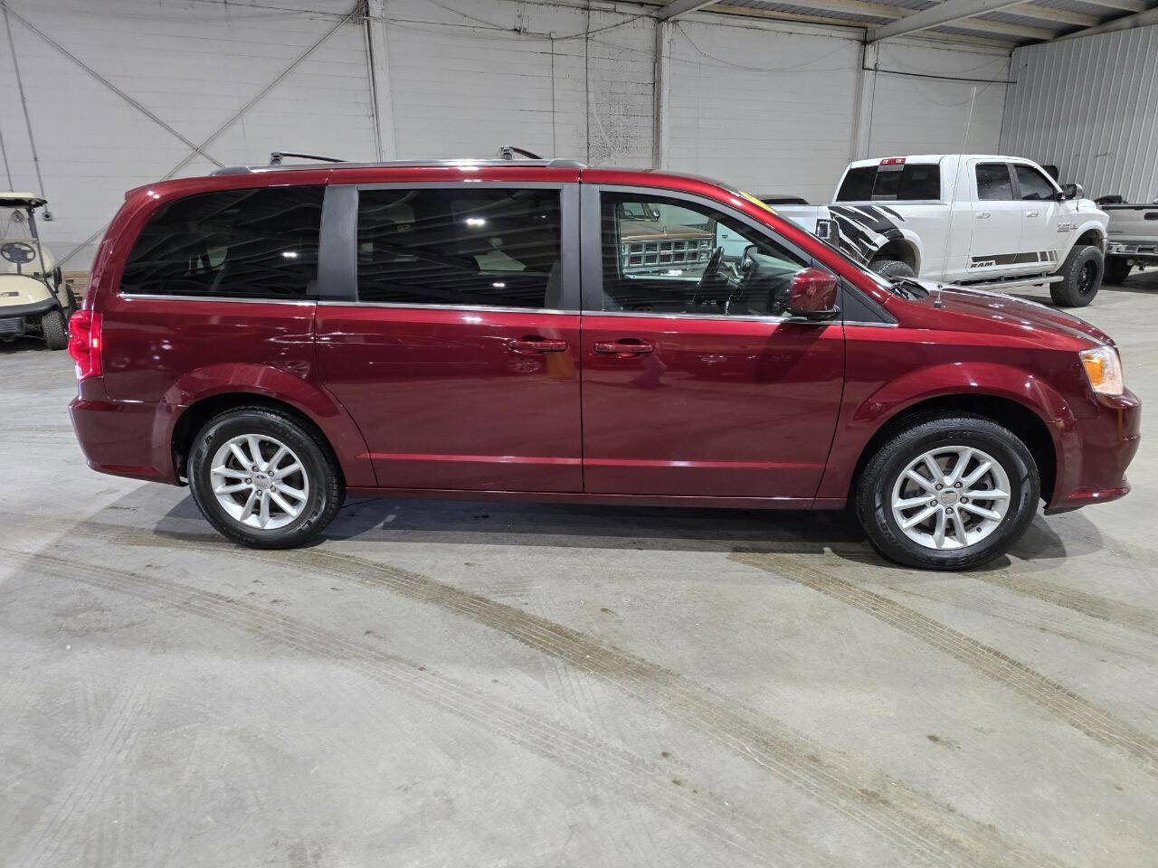 Used 2019 Dodge Grand Caravan SXT image 16
