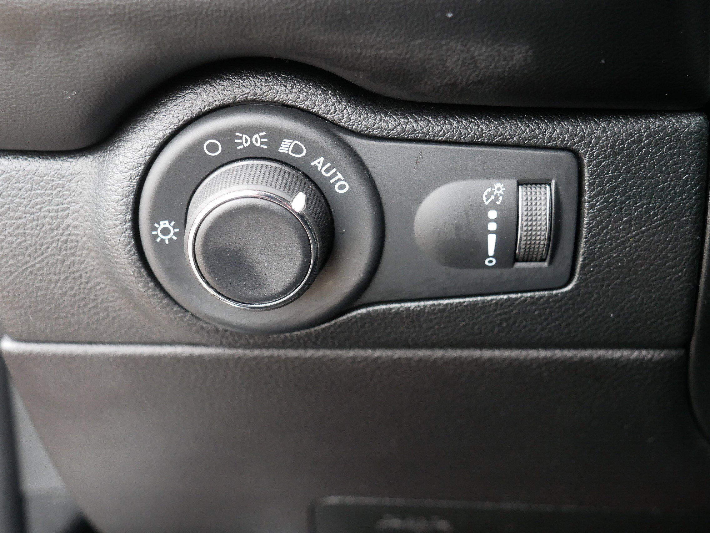 Used 2024 Dodge Durango SXT image 26