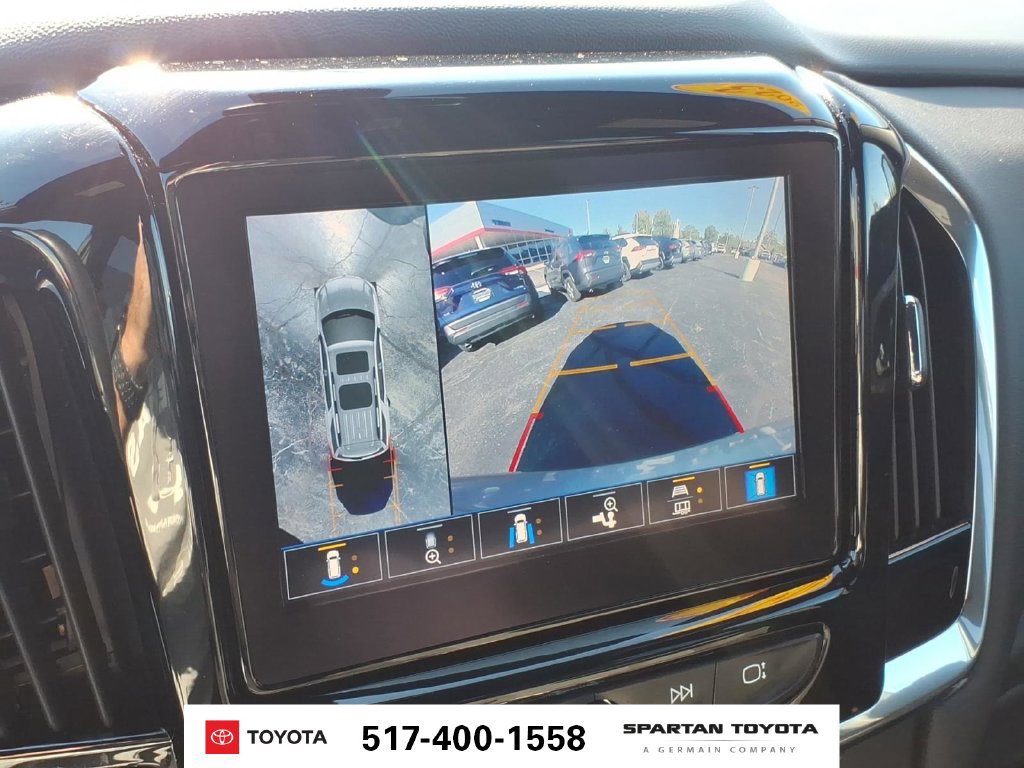 Used 2023 Chevrolet Traverse LT w/ Rear Camera Mirror Package AWD/4WD image 24