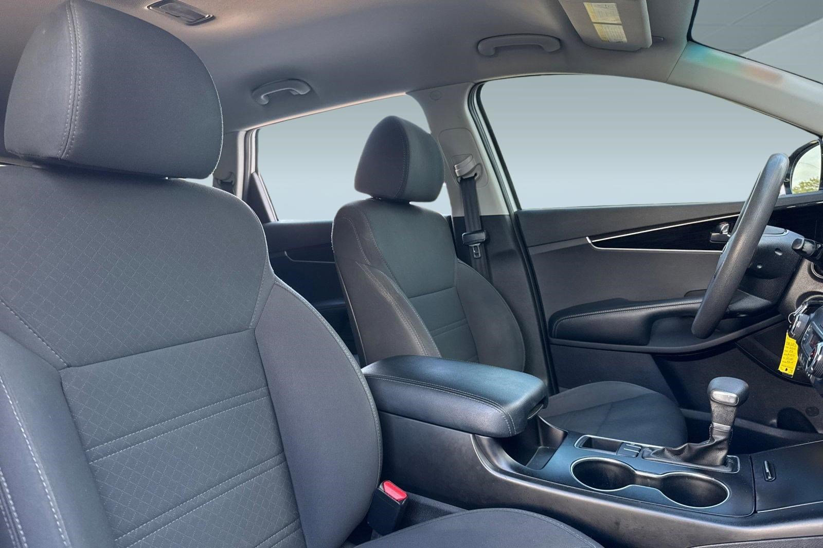 Used 2019 Kia Sorento FWD V6 image 29