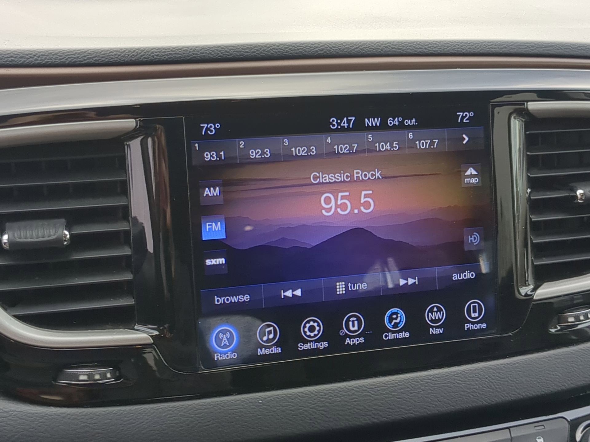 Used 2017 Chrysler Pacifica Touring-L image 15