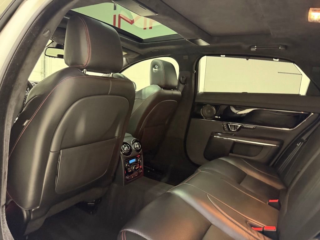 Used 2016 Jaguar XJ RWD image 31