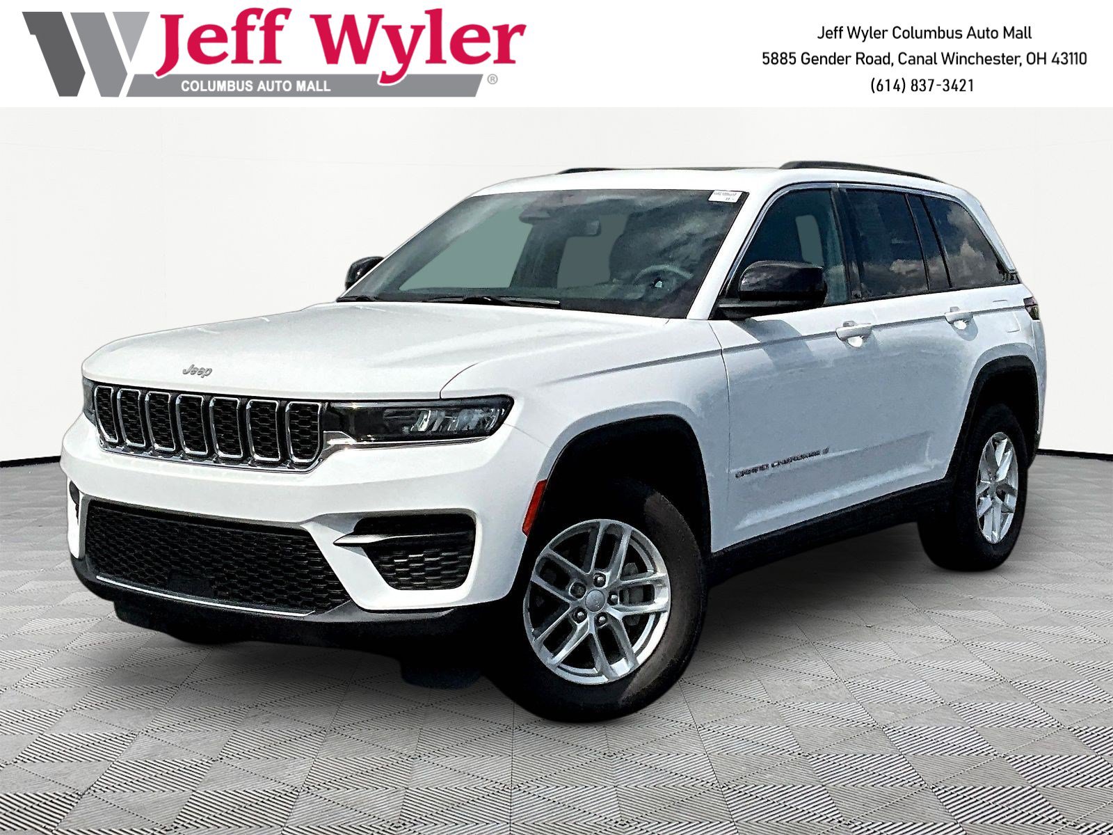 Used 2024 Jeep Grand Cherokee Laredo X w/ Luxury Tech Group I AWD/4WD video 1