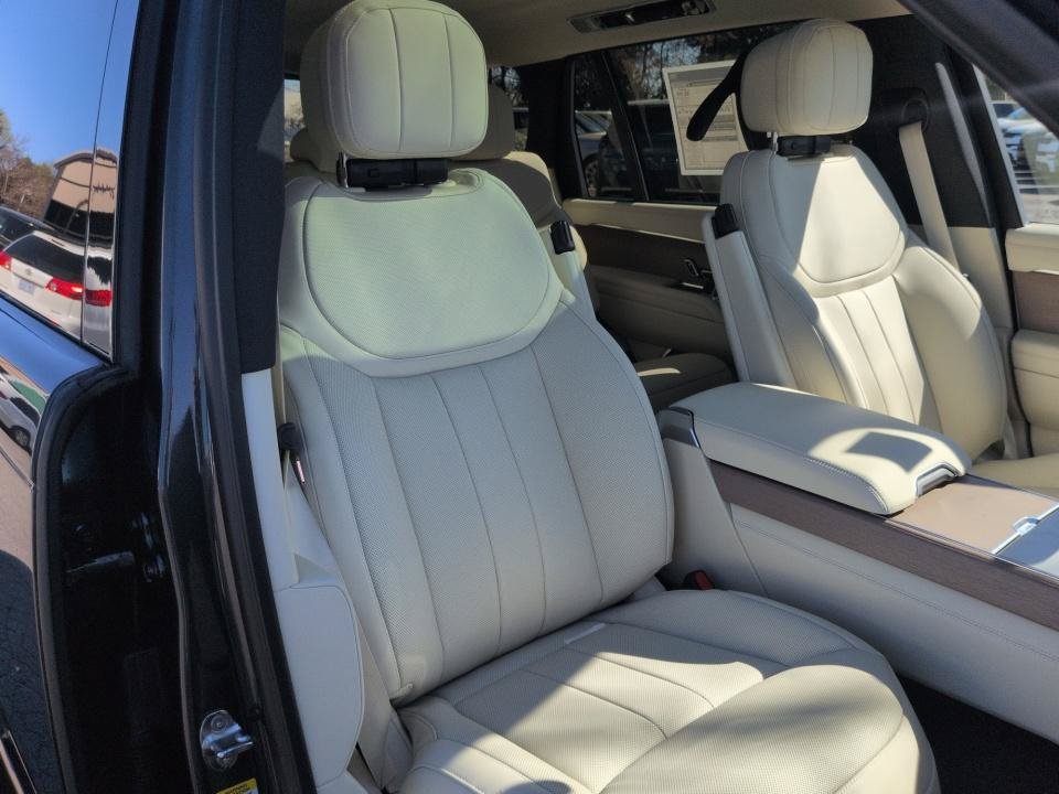 New 2026 Land Rover Range Rover Long Wheelbase SE AWD/4WD image 26