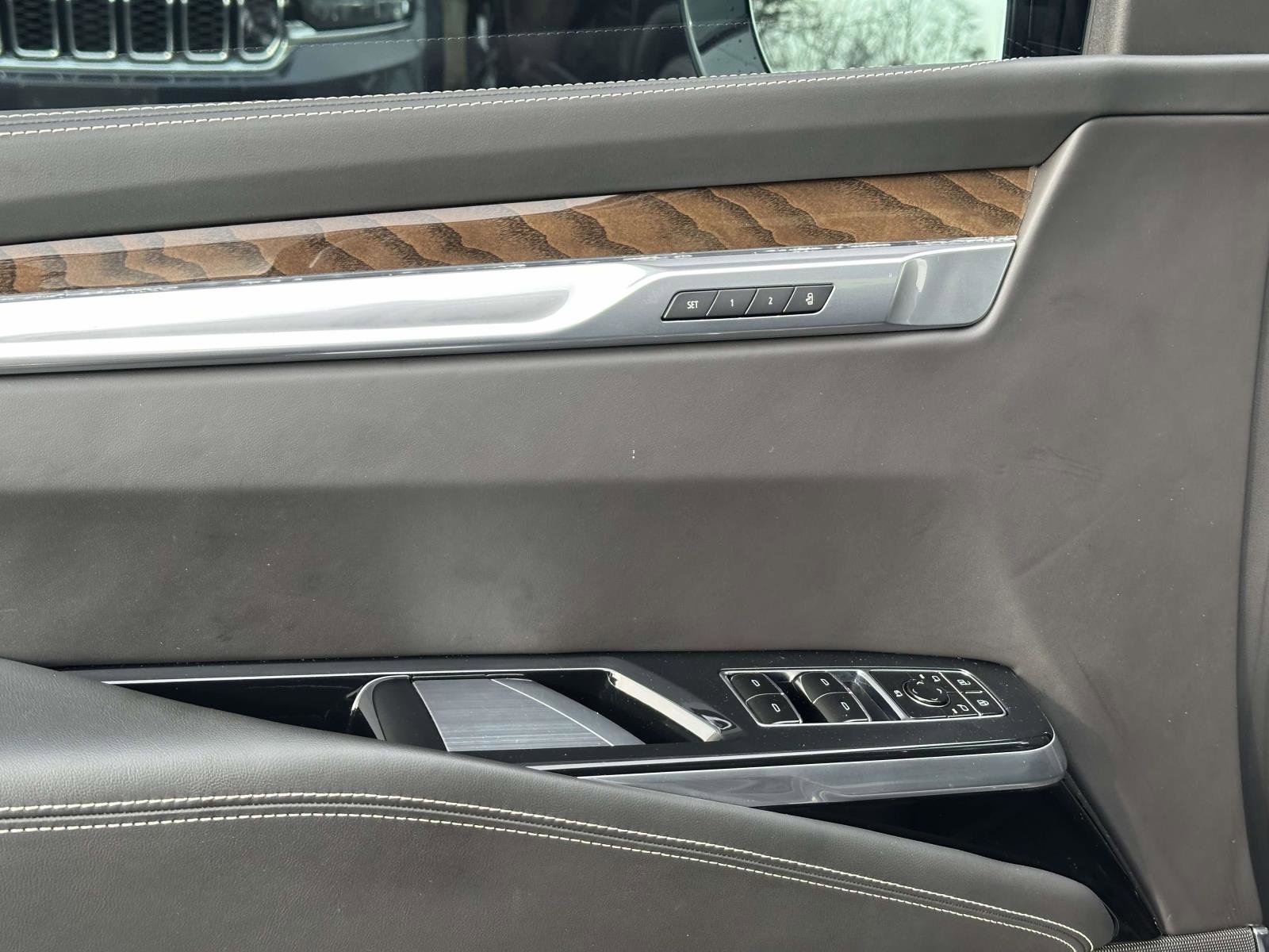 Used 2025 Cadillac Escalade Sport Platinum w/ LPO, ONYX Package image 14