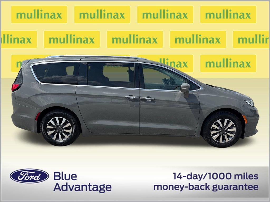 Used 2021 Chrysler Pacifica Touring-L FWD video 2